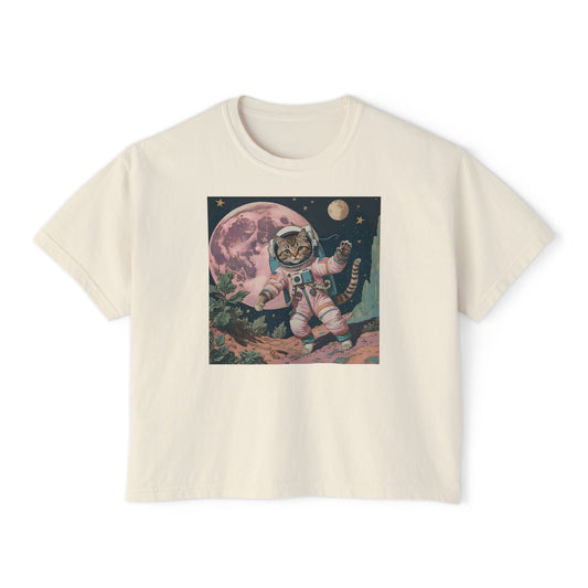 Womens Aesthetic Cats in Space T-Shirt Vintage Astronaut Cat Pink Moon Boxy Tee